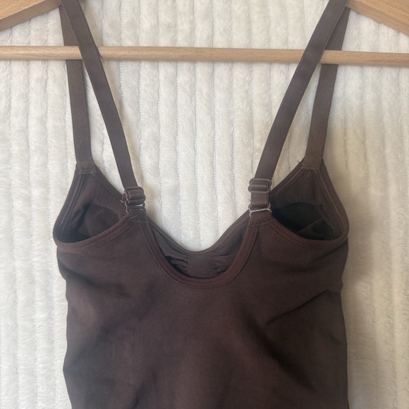 SKIMS Seamless Sculpt Thong Bodysuit Espresso Brown Size XS Stretchy NWOT - Picture 10 of 11